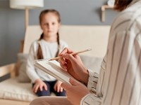 Miedos infantiles y adolescentes: cuáles son normales y cuáles necesitan intervención